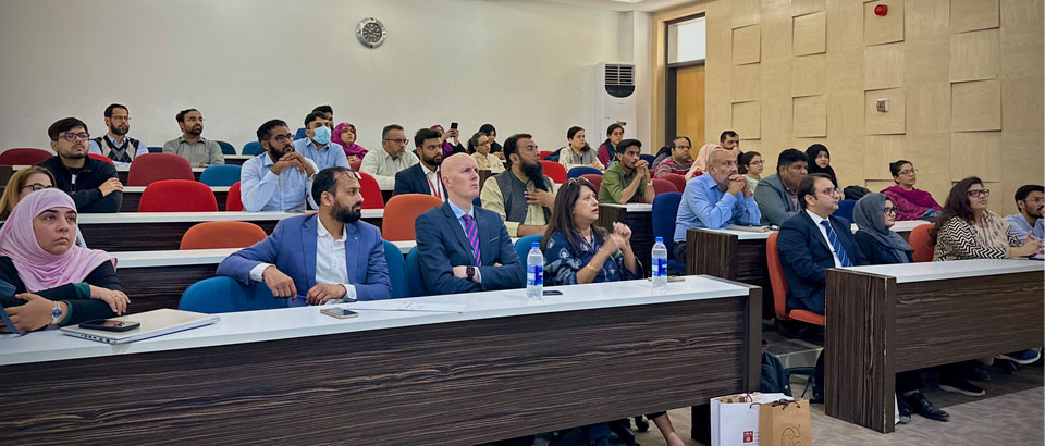 IBA Karachi and Queen Mary University sign an MoU